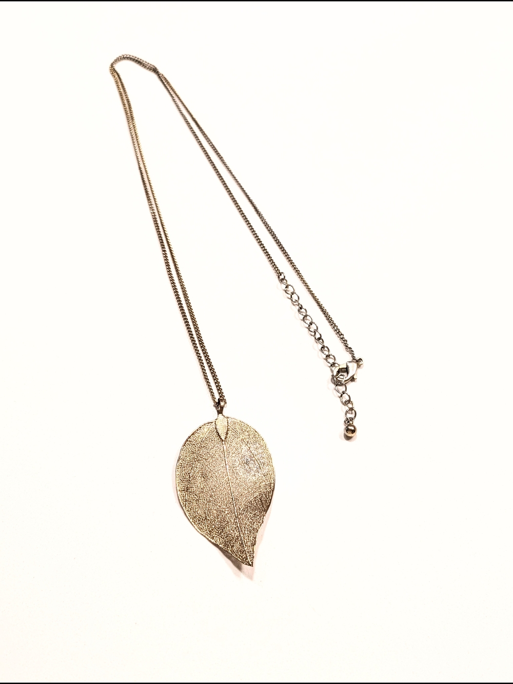 Vintage Gold Leaf Pendant Necklace - Gold